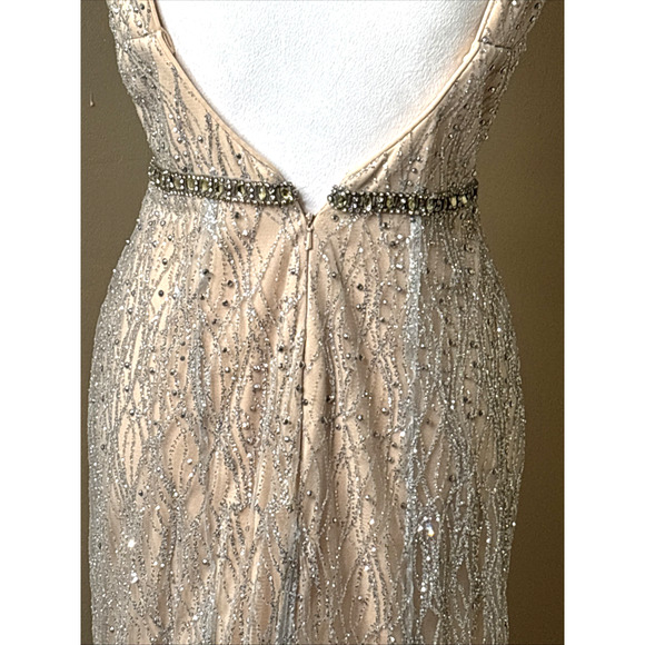 Jovani Nude Silver Beaded Plunge Evening Gown Formal Dress Size 8 - Picture 9 of 11